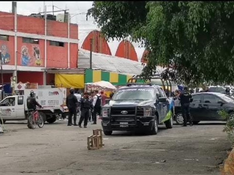 Balacera en mercado Morelos deja un muerto y tres detenidos