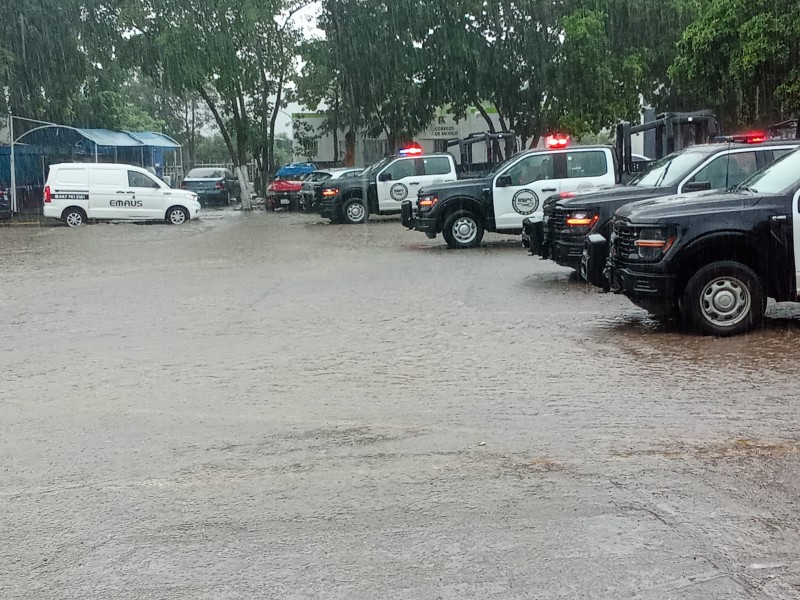 Balacera en Villa Universidad deja un muerto y una mujer herida