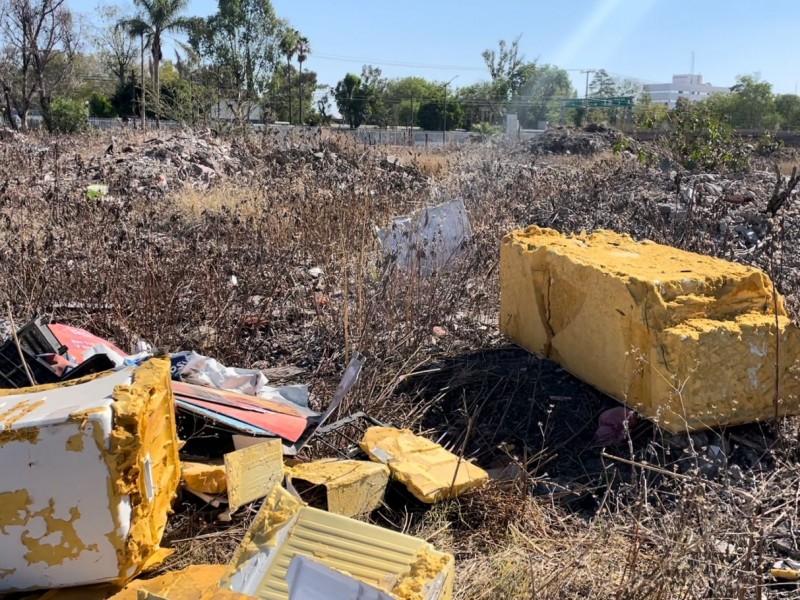 Baldío se convierte en el lugar perfecto para tirar basura