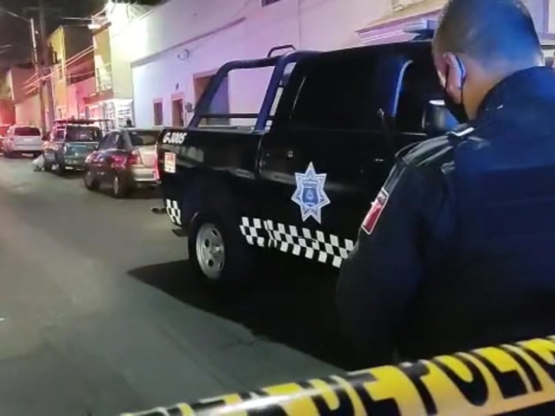 Balean a dos hombres en Guadalajara durante la noche