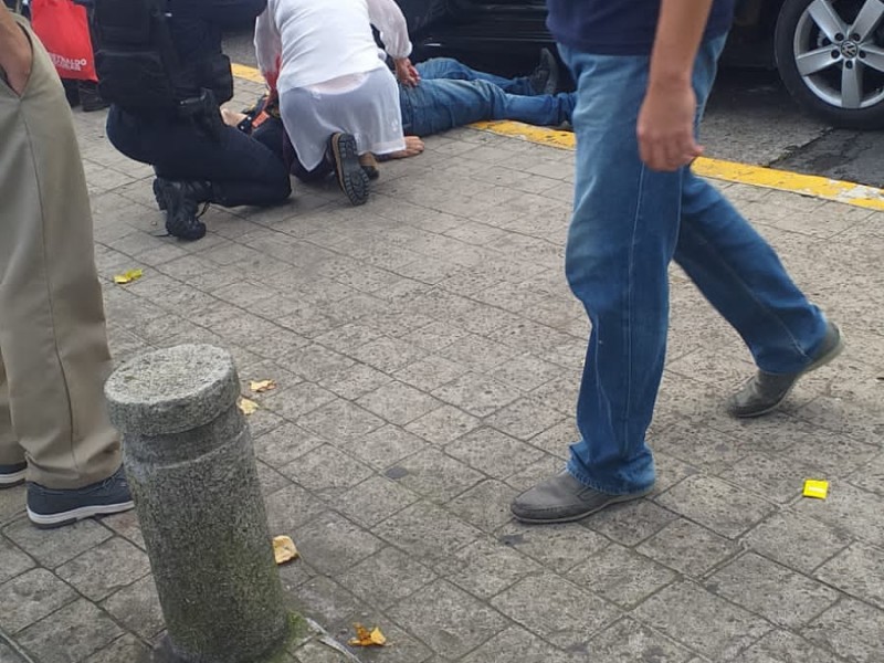 Balean a un hombre en el centro de Xalapa