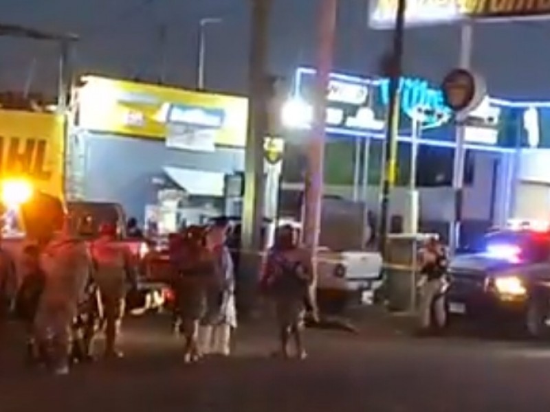 Balean vehículo en Las Minitas