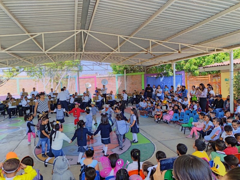 Banda de Música del estado llegó a jardín de niños