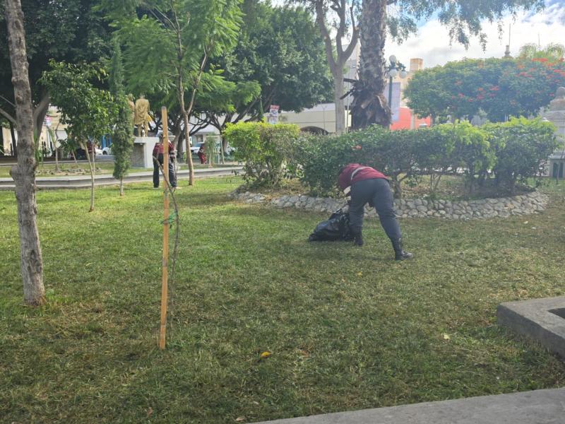 Banda MS abarrotó Centro Histórico dejando  basura y daños mínimos