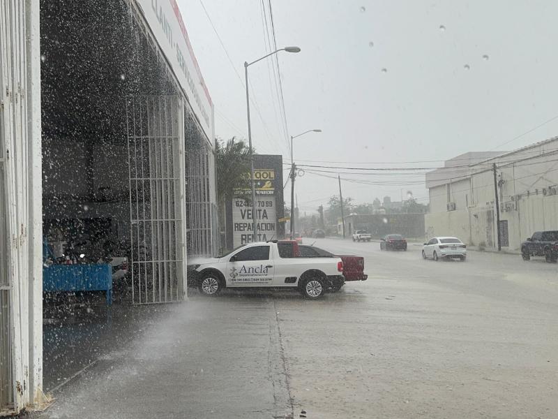 Bandas nubosas de Simón provocan lluvias en distintas zonas de Los Cabos