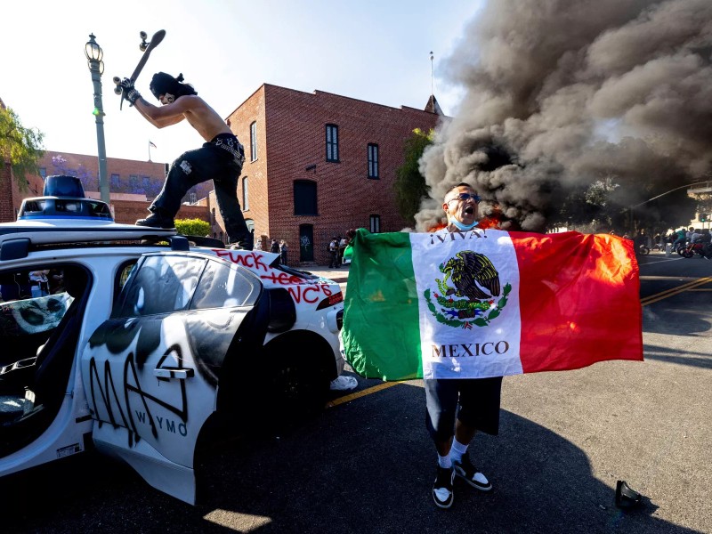 Bandera mexicana en protestas podría ser una provocación