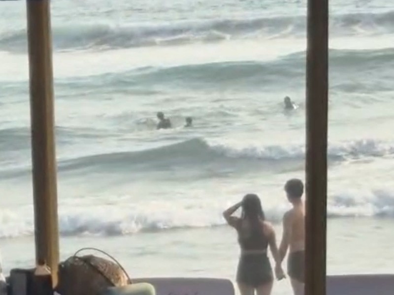 ¡Bañistas desobedecen restricciones! Otro rescate de cinco personas en Cuyutlán