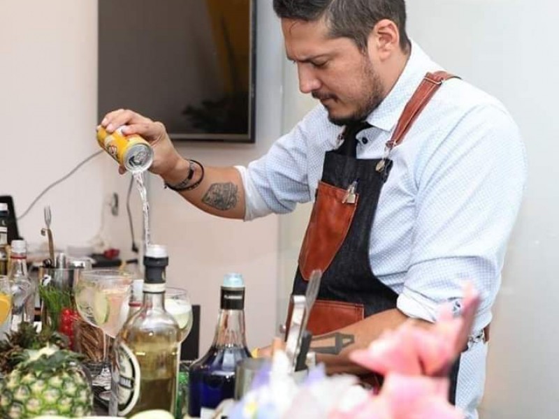 Bartender carecen de protocolos para desarrollar su actividad ante COVID-19