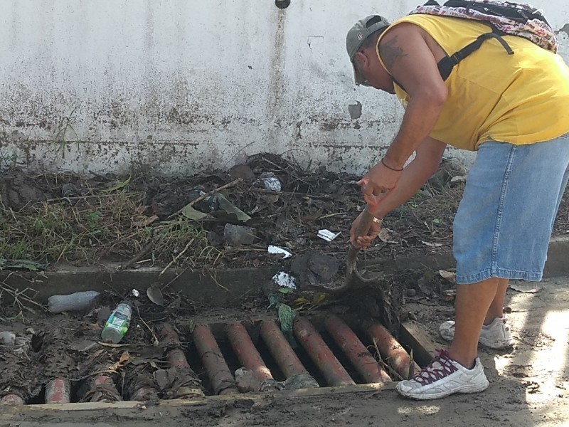 Basura obstruye sistema de alcantarillado