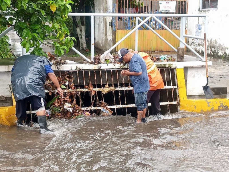 Basura ocasiona que no fluya el agua en temporada lluvias