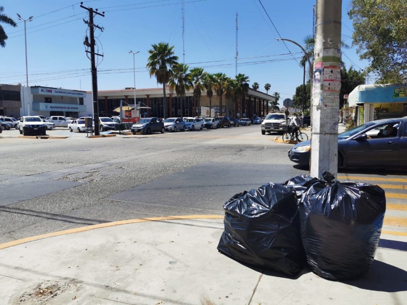 Basura sin recolectar se acumula en Los Mochis