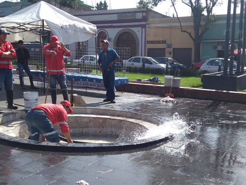 Basura y lodo deja feria del Carmen