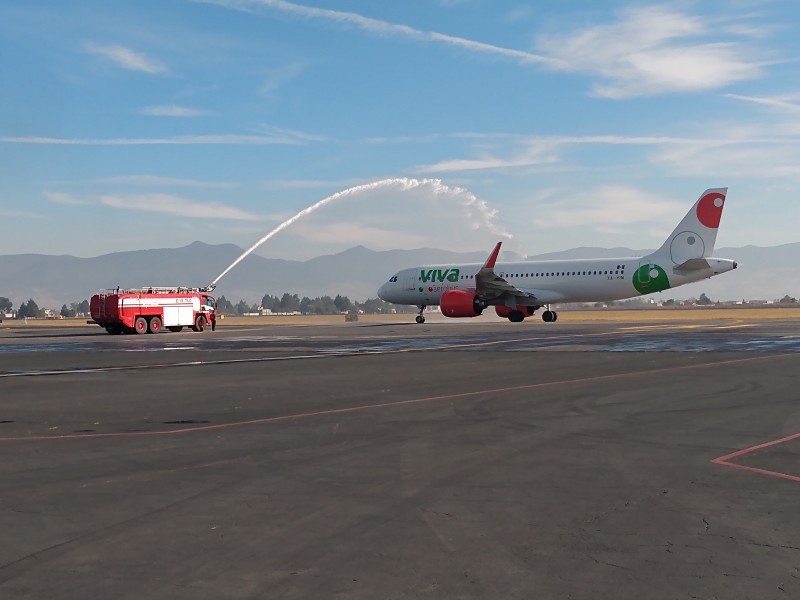 Bautizan nueva ruta a Cancún desde el Aeropuerto de Toluca