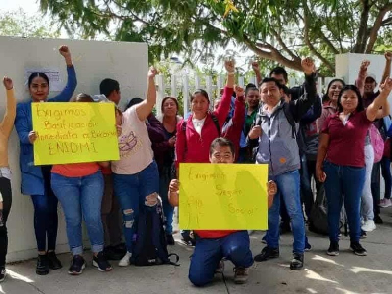 Becarios de ENIDMI exigen pago inmediato y contratación urgente Oaxaca