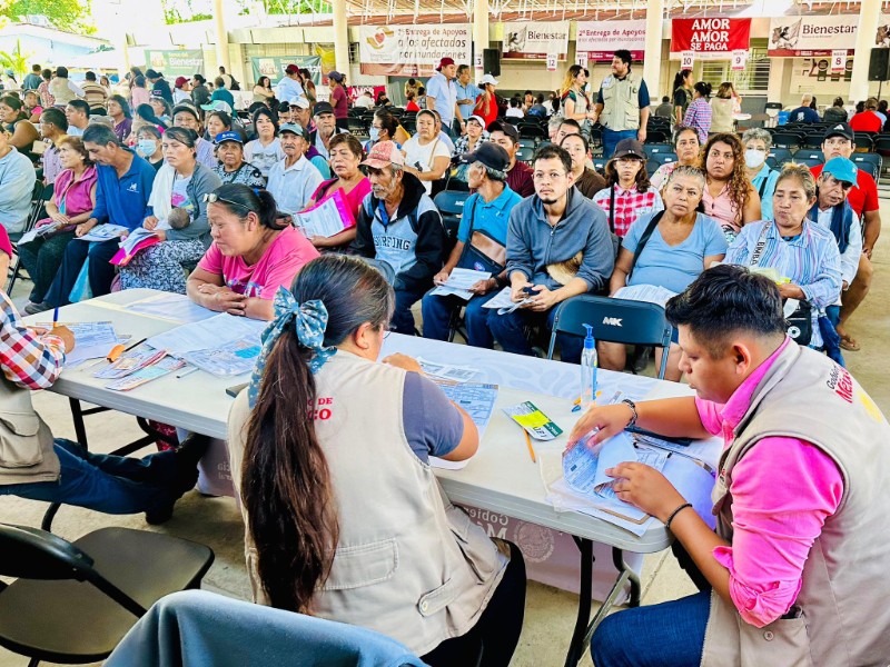 Beneficiados con apoyos piden mejor organización a Bienestar