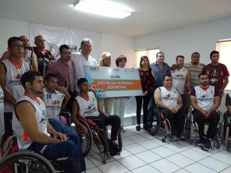 Benefician a Jaguares con sillas de ruedas deportivas