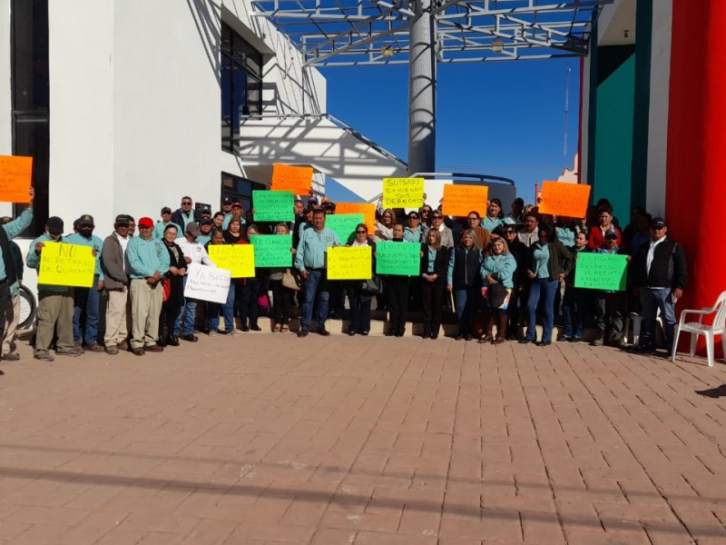 Benito Juárez: Protestan trabajadores del Ayuntamiento por rezago a prestaciones