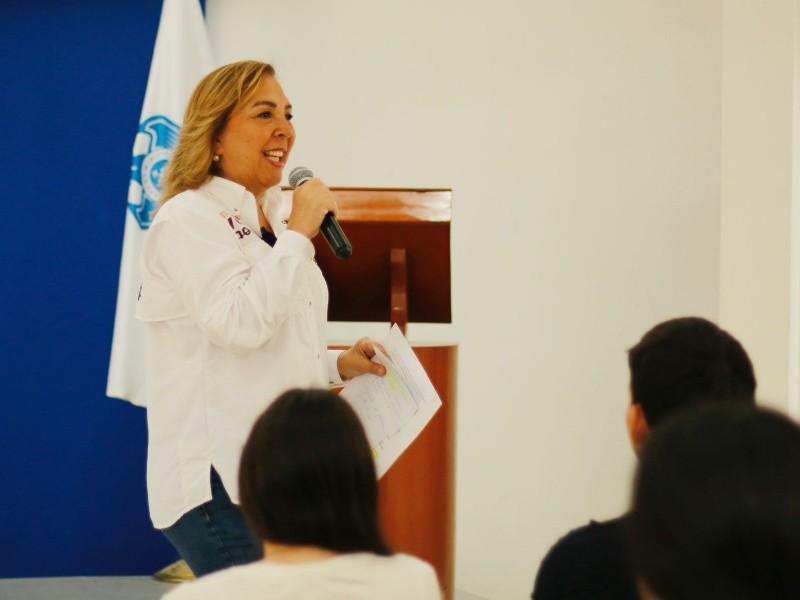 Bertha creará bolsas de trabajo que favorezcan a jóvenes egresados