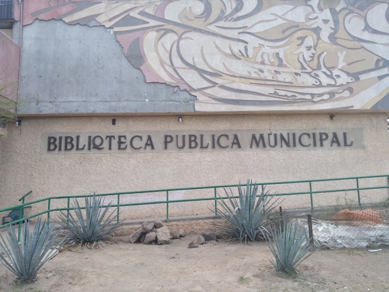 Biblioteca municipal vuelve a la vida: reabre sus puertas