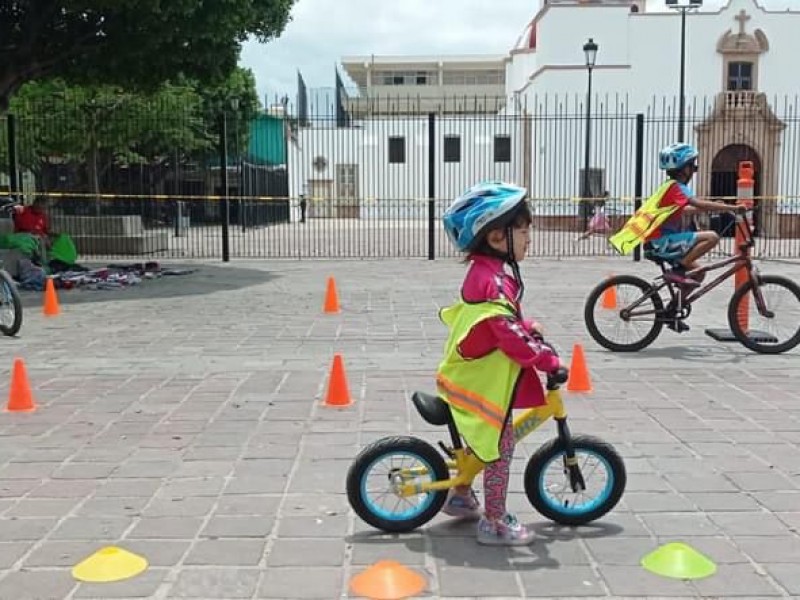 Biciescuela en el Barrio del Coecillo