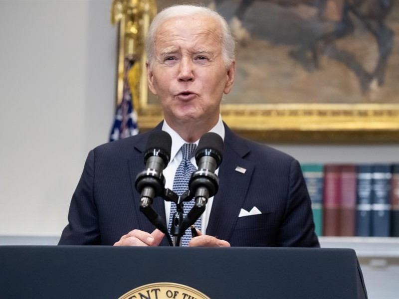 Biden anuncia plan B para perdonar préstamos a estudiantes