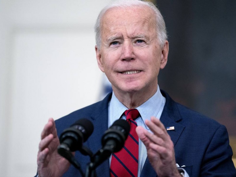 Biden pide prohibir las armas de asalto en EE.UU