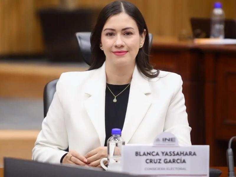 Blanca Cruz asume presidencia provisional del INE tras renuncia de Taddei