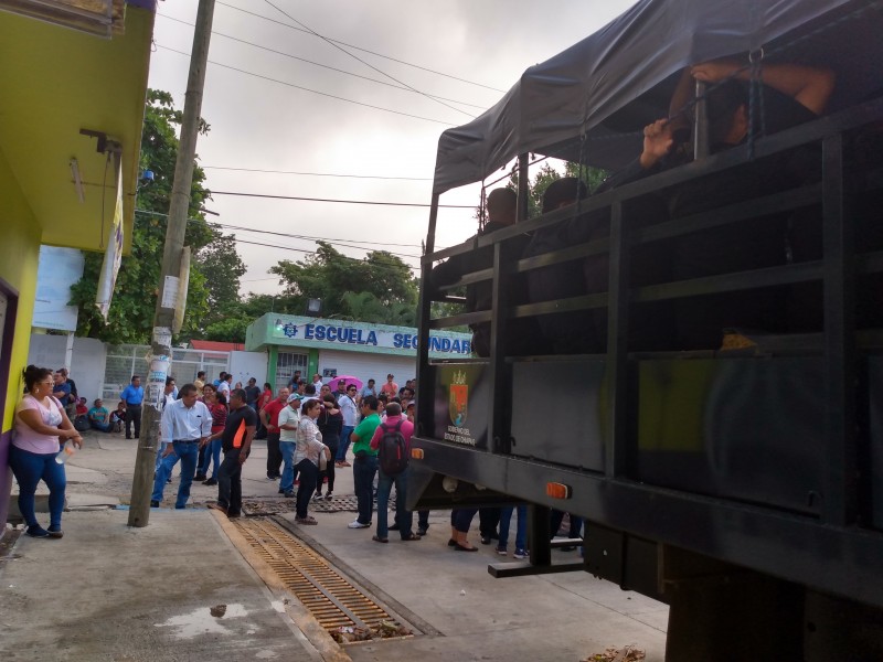 Bloquea CNTE examen de cadena de ascensos