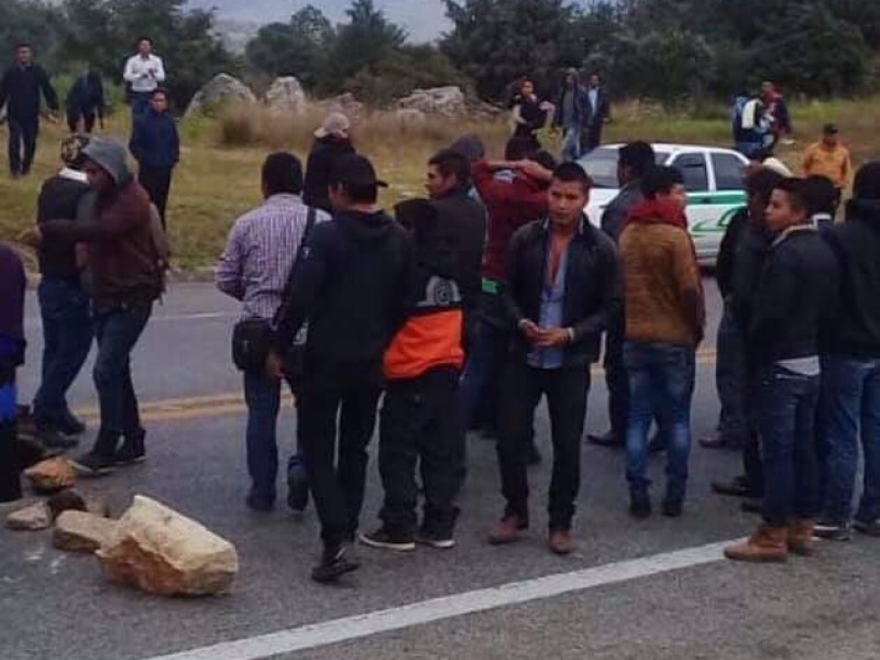 Bloqueadas en entradas y salidas en San Cristóbal