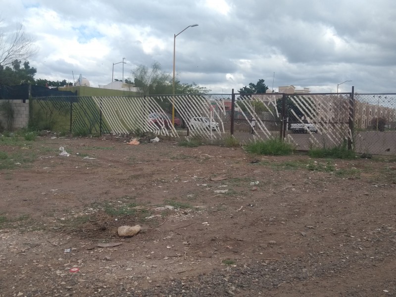 Bloqueadas y con baches desviaciones de la 300