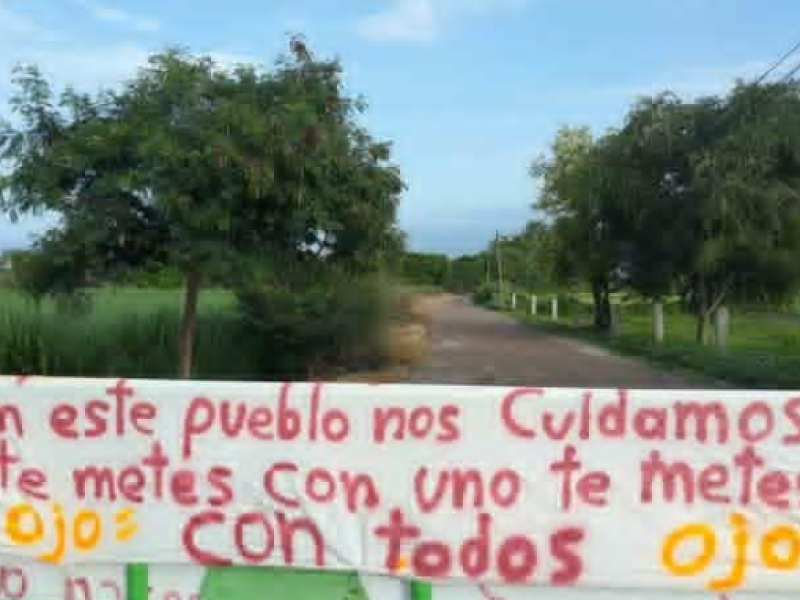 Bloquean acceso a comunidad en Chietla tras delincuencia