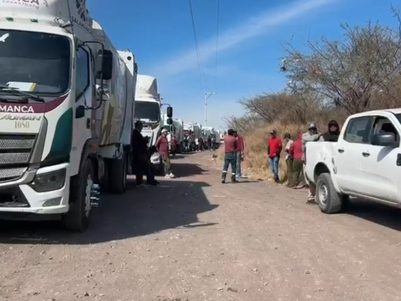 Bloquean acceso a relleno sanitario para exigir mejora de caminos ...