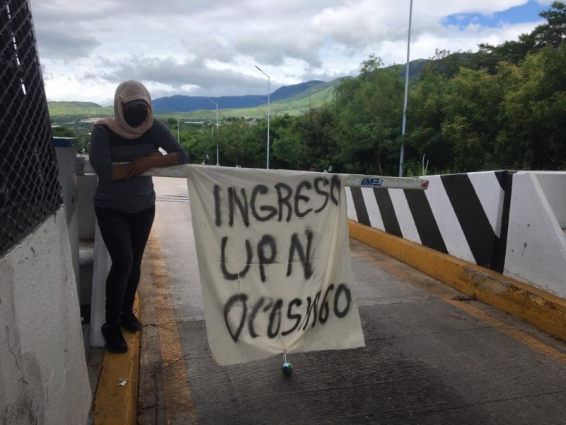 Bloquean aspirantes de la UPN caseta Tgz-SCLC