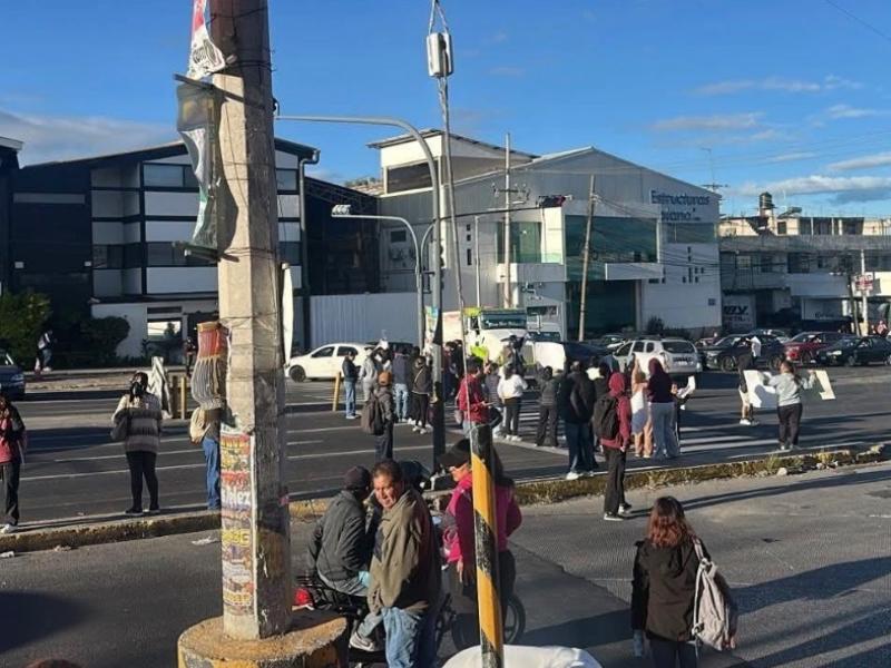 Bloquean bulevar Valsequillo por detención ligada al caso del pequeño Josué