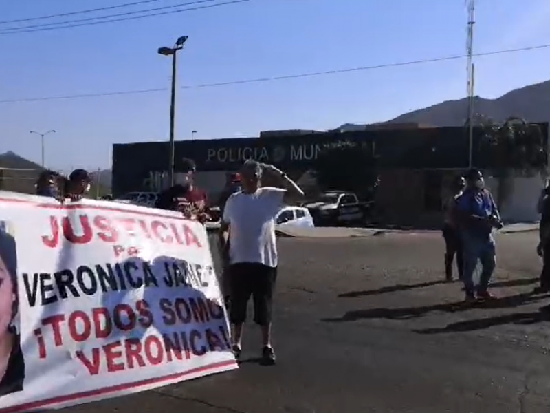 Bloquean carretera exigiendo justicia para Verónica tras accidente