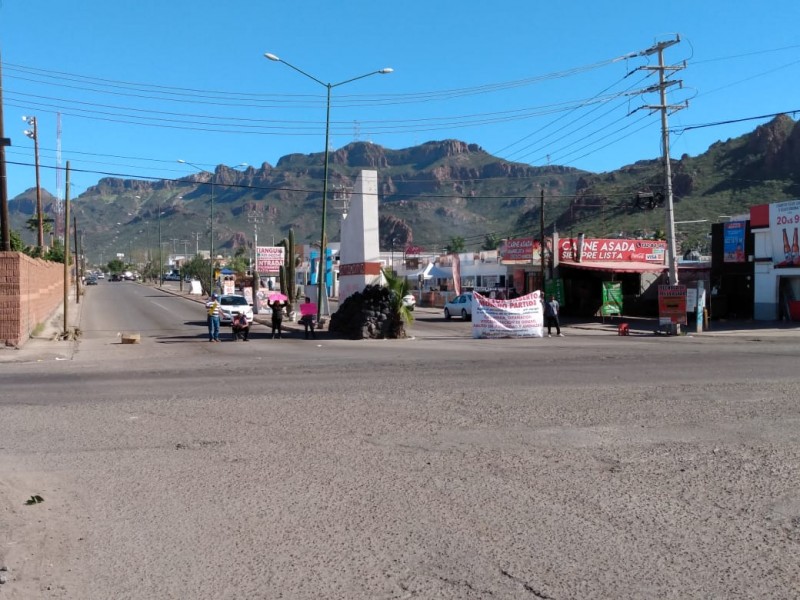 Bloquean Cetemistas norte de Guaymas