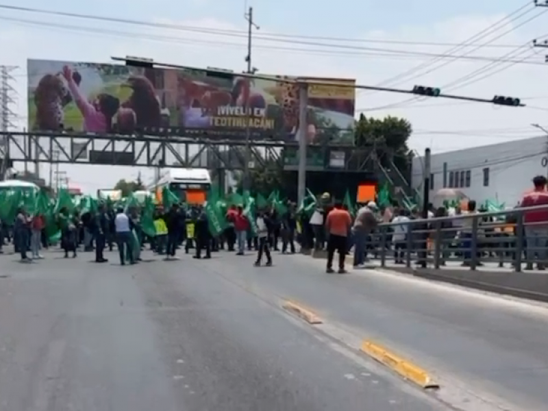 Bloquean la avenida Morelos en Ecatepec