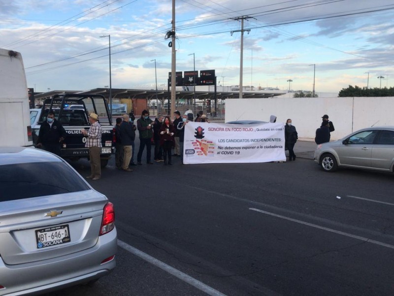 Bloquean manifestantes accesos a aeropuerto de Hermosillo