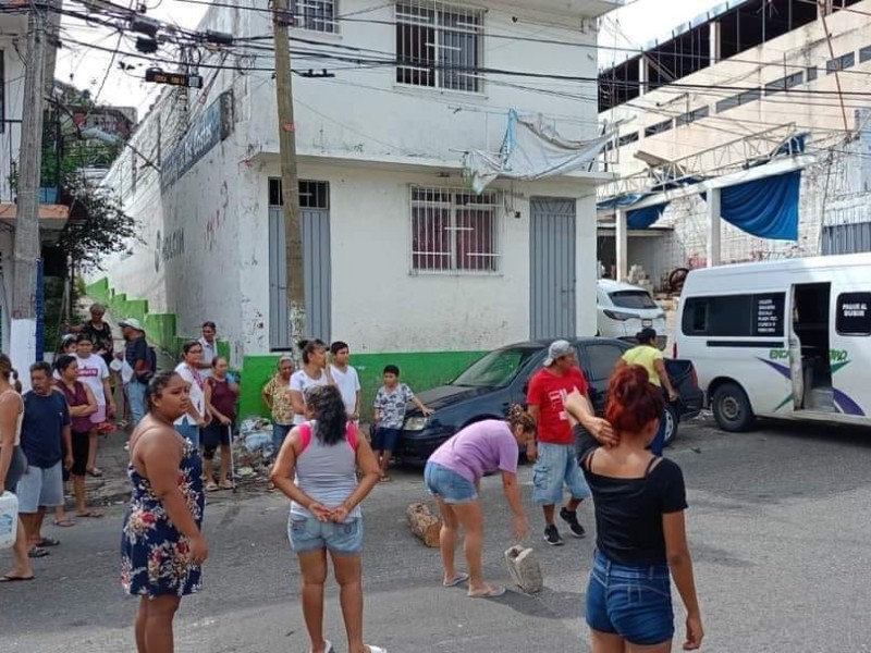 Bloquean Pie de la Cuesta en Acapulco por servicios básicos