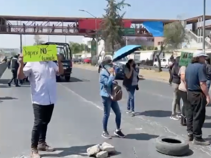 Bloquean vialidades en Ecatepec por falta de agua