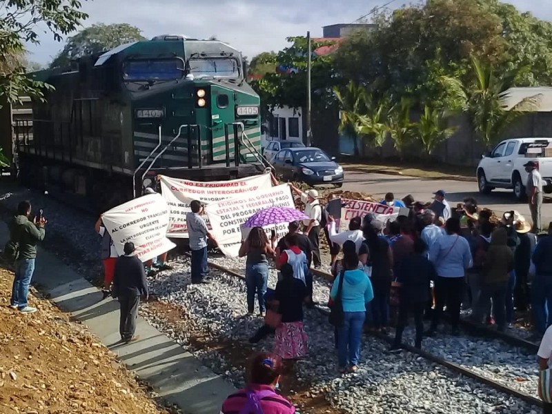 Bloquean vías férreas en zona norte del Istmo