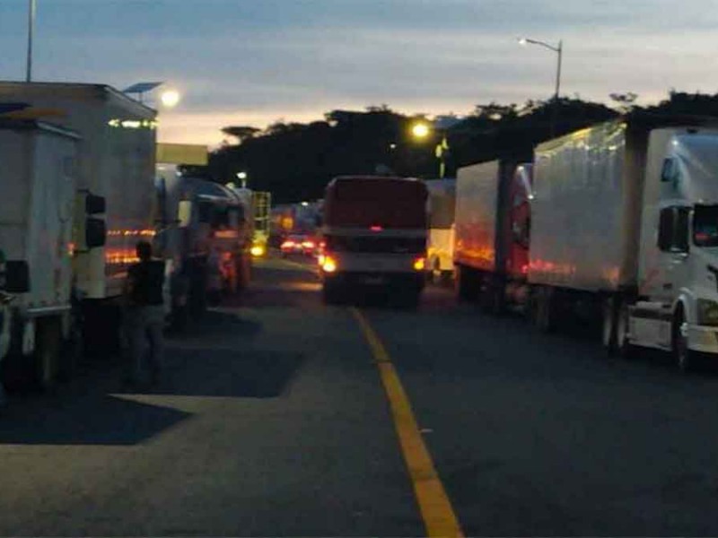 Bloqueo carretera Panamericana en rechazo a Corredor Interoceánico