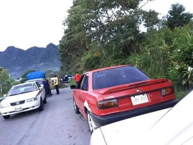 Bloqueo carretero en Rayón