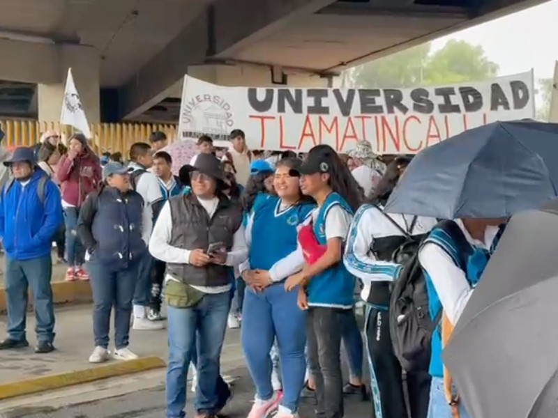 Bloqueo de maestros paraliza la vía Morelos en Ecatepec