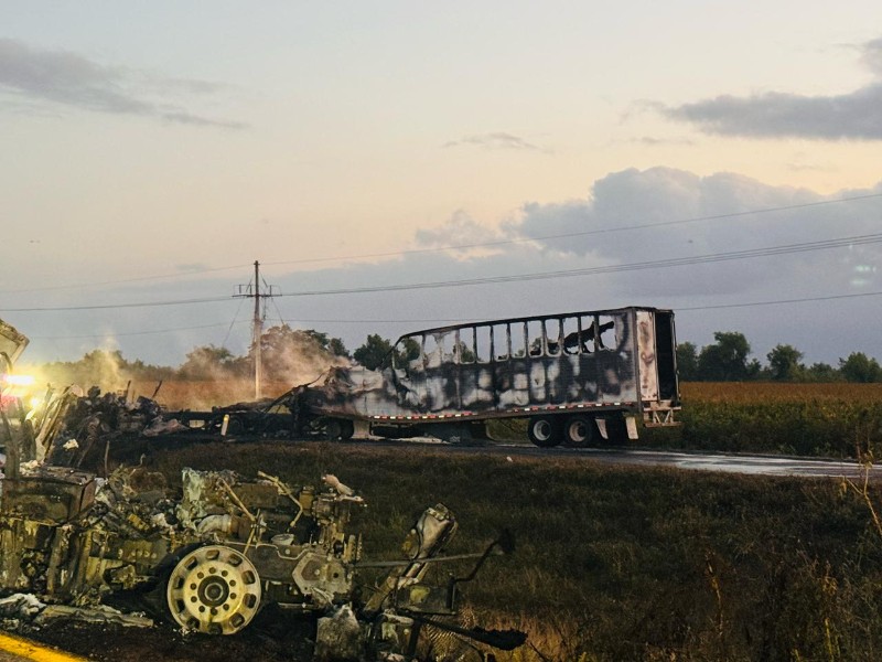 Bloqueo en autopista Mazatlán-Culiacán continúa después de 7 horas