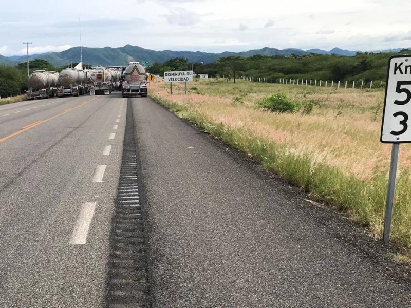 Bloqueo en caseta Ciudad Ixtepec