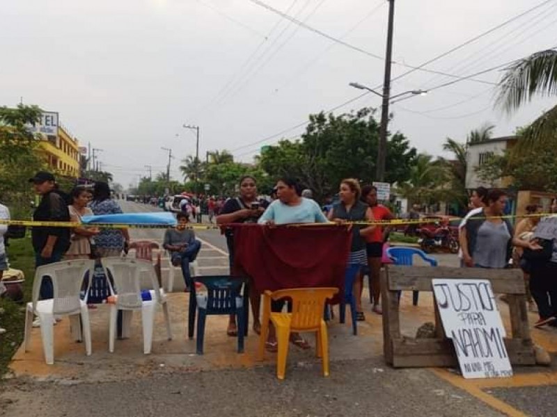 Bloqueo en Tecolutla tras asesinato de menor; identifican a responsable