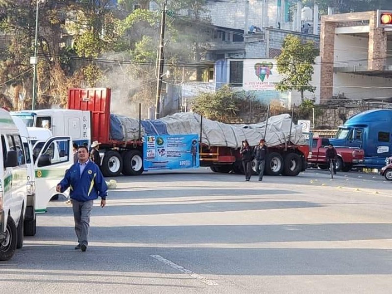 Bloqueos afectan libre transito en carreteras de Chiapas