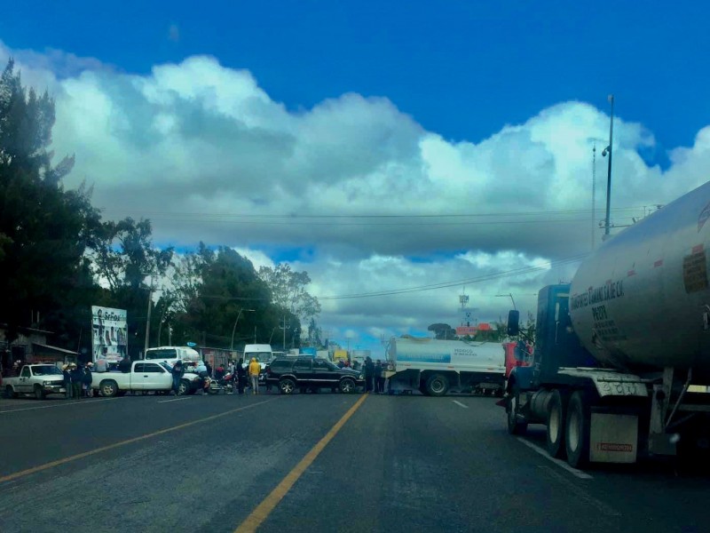 Bloqueos carreteros con total impunidad