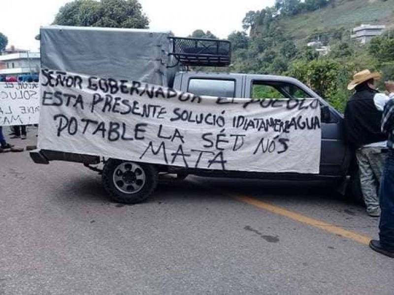 Bloqueos en Chiapas; protestan contra alcaldes